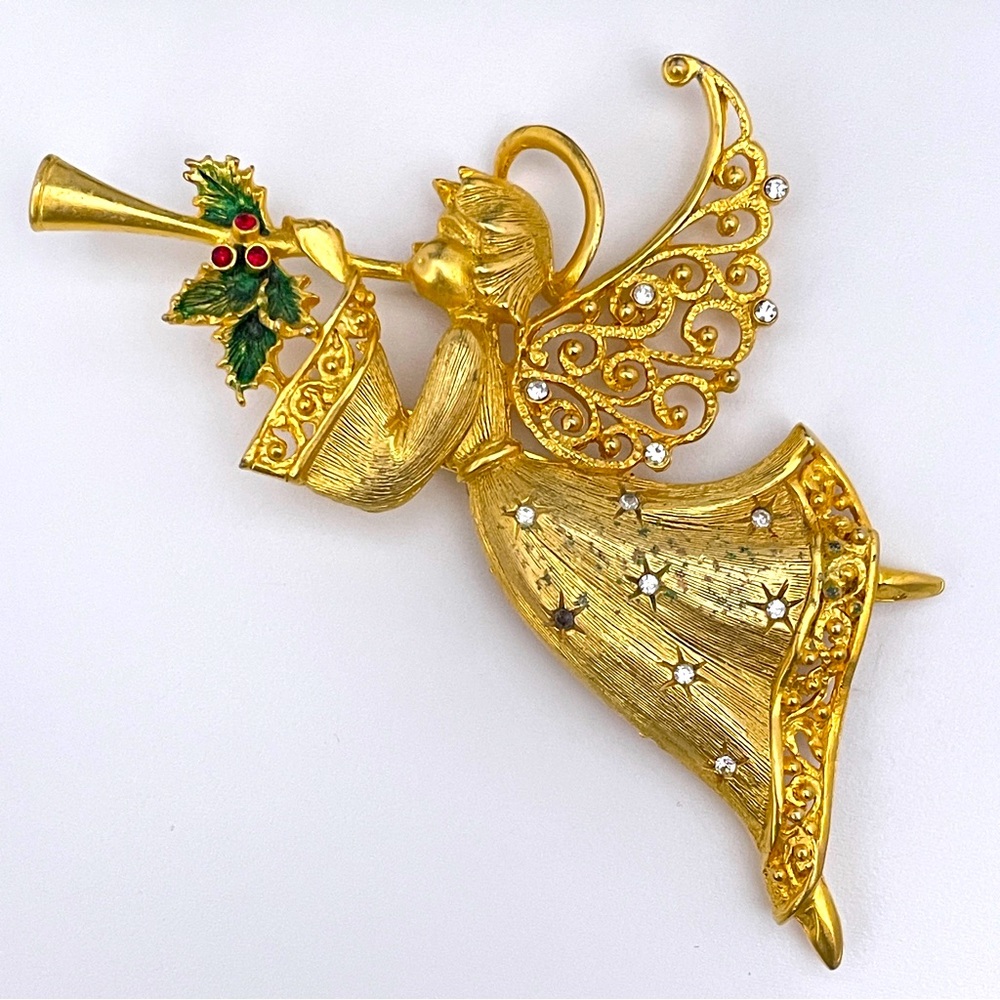 Vintage 90’s JJ Gold Tone Christmas Winter Holiday Festive Angle Pin / Brooch